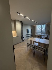 Дизайнерська 4-кімнатна квартира 85 м² Соломʼянський район