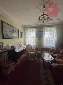 Продаж добротного будинку старочеської забудови під реконструкцію (якісне будівництво)