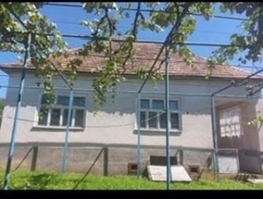 Продам 1 поверховий 4 кімнатий будинок