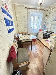 Срочно 2 х ком квартира Жилое состояниие !