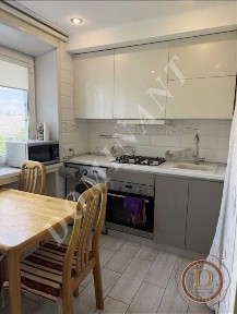 Продаж 3-кімнатної квартири 62 м², Перемоги вул., 42