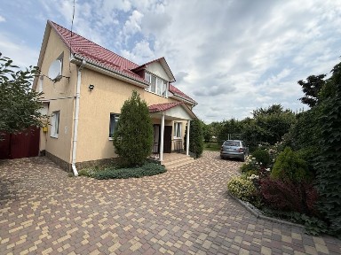 Просторий будинок для великої родини в Підгородньому