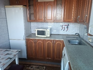 Продам 2-кімнатну квартиру 43 м² з індивідуальним газовим опаленням - ремонт 2022 року