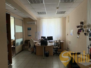 Офісне приміщення з окремим входом