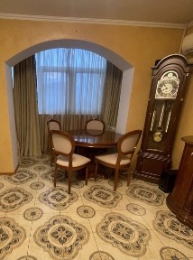 Продаж 3 кімнатної квартири з автономним опаленням в центрі