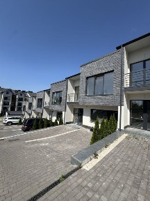 Продаж Таунхауса в р-ні ресторану Гостинний двір