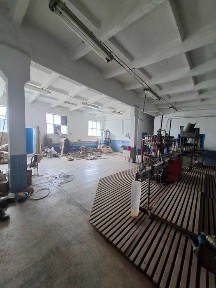 Продаю виробничо-складський комплекс 10000м2 та 4.8га землі.
