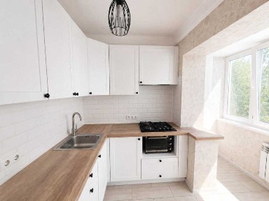 Продаж 1-кімнатної квартири 31.2 м², Богатирська вул., 2