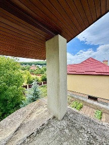 Продаж будинку з частковим ремонтом с. Лисиничі