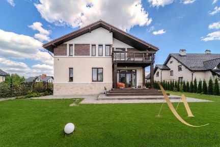 Сучасний енергонезалежний будинок біля лісу в с. Конопниця