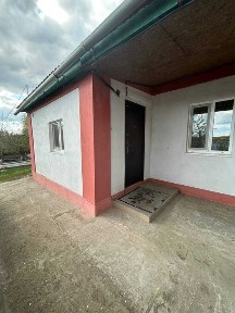 Продаж затишного доглянутого будинку у мальовничому місці