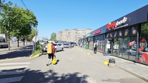 Оренда біля Варуса на Дзержинці, 27 м. кв.