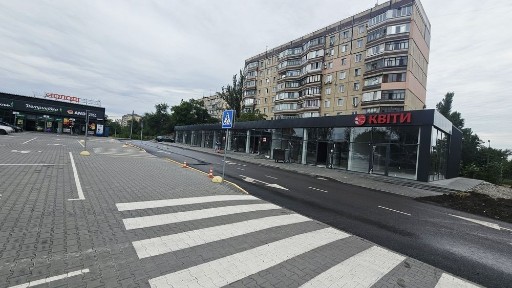 Лишилось одне фасадне в ТЦ Молодіжний м. Кривий Ріг