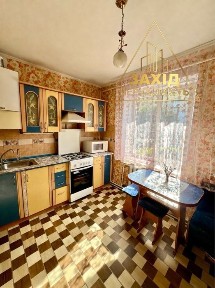 Корольова вулиця, район Вересневе, Луцьк, вул. Корольова 11 • ID 34617160