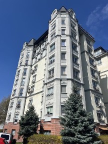 Довгострокова оренда 4-кімнтноі квартири вул. Пріорська 10.