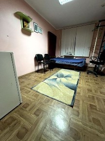 Продаж 2-кімнатної квартири з окремим входом, вул. Вітрука