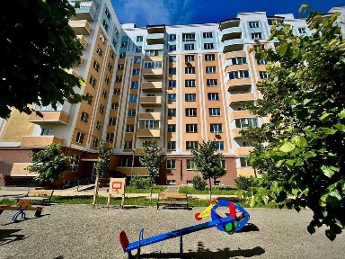 Готова квартира з штукатуркою та котлом. Другий поверх, три кімнати.