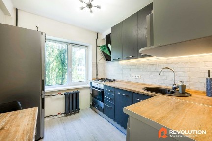 Без комісії. Продаж 3к квартири 55м2, вул. Чорних Запорожців 5 Дніпровський р-н, газ, єВідновлення