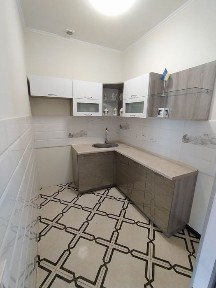 Продам офісне приміщення Жилянська 120б