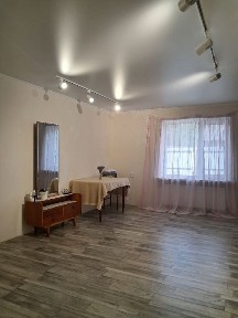 Здам в оренду 1/2 будинку в районі 1школи
