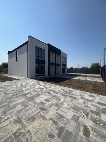 Продаж ДУПЛЕКС з великою земельною ділянкою