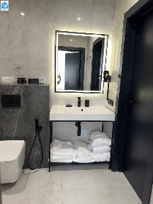 Glacier Hotel Буковель - видовий 2-кімнатний апартамент з терасою. Вид на Озеро Молодості