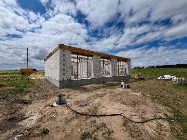 Одноповерховий будинок біля озера 3 кімнати 6 соток землі