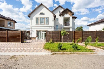 ПРОДАЖ будинку на березі озера Ділянка 20с пляж сауна чан на території 438м2 Березівка КМ Home Resort