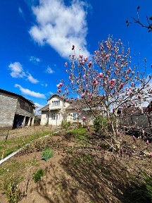 Продається будинок. Опришівці. Місто Ділянка 20 сот. Свердловина. Міські комунікації. Під будівництво