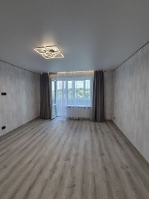 Продам 3-ри кімнатну з Авторомним газовим опаленням