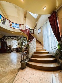 Продаж дворівневої квартири вул. Я. Мудрого (251м. кв. ) без комісії.