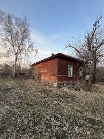Будинок у Мохнатині біля Чернігова. Ділянка, сад.