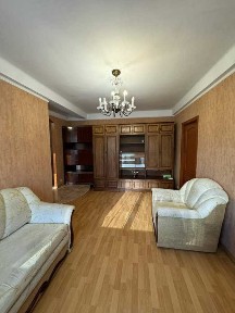 Киев, Строителей ул., 14