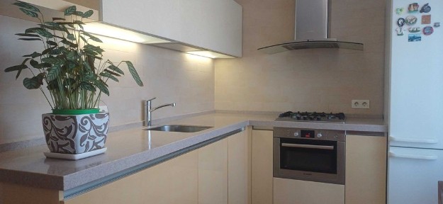 продам 3 кімнатну квартиру вул. Хортицьке шосе