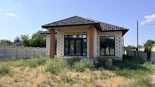 Продаж сучасного одноповерхового будинку в Космічному мікрорайоні