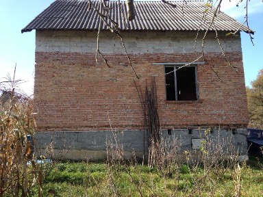 Дача з недобудованим будинком в Рокитне
