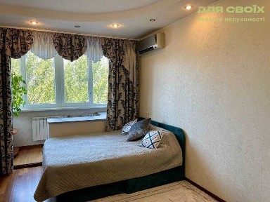 Київська область, Вишневе