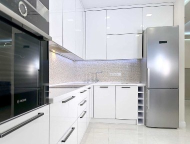 Простора 1-кімнатна квартира 71 м² з гардеробною в ЖК «Євромісто», Жулянська 2 - А