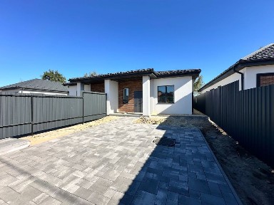 Продам Дуплекс в Чудовій Локації. Ділянка 2.5 соток. Газ. Готові Доки.
