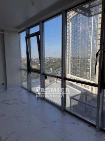 Продам 1 кімнатну квартиру біля моря.