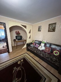 Продам 2-х кімнатну квартиру з меблями