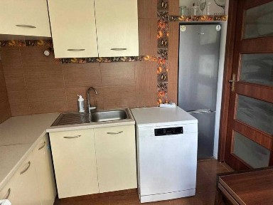 Продаж 3 кімнатної квартири з ремонтом у цегляному будинку по вулиці Лазаренка. місто Львів.