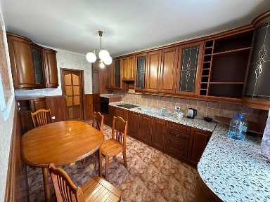 Оренда просторої 3-кімнатної квартири, 90 м² - вул. Вишняківська, 11 м. Позняки