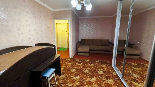 Здам гарну 1кв. на Воскресенській 11а