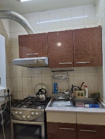 Продам полдома район Завод Шевченко. Недорого.