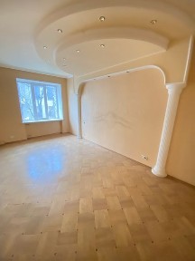 В продаже 3 комнатная квартира центр