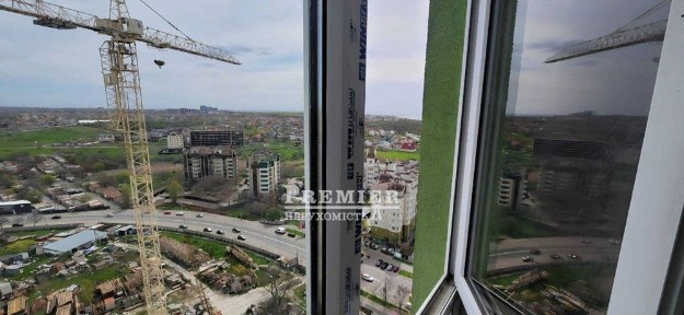 Стильна 1-кімнатна квартира з ремонтом та видом на море!