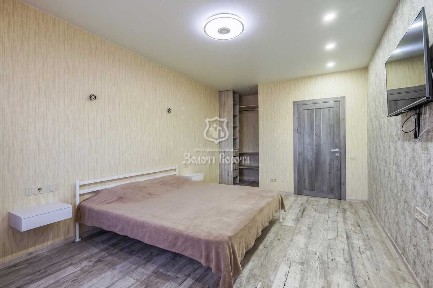 Продаж 1-кімнатної квартири 44 м², Київська вул., 247
