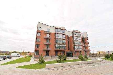 Продаж 3к квартири з окремим входом в цокольному поверсі 67м. кв у с. Струмівка