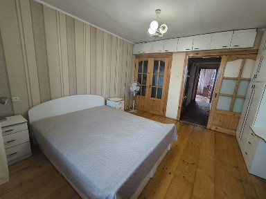 3к квартира в центрі, Незалежності
